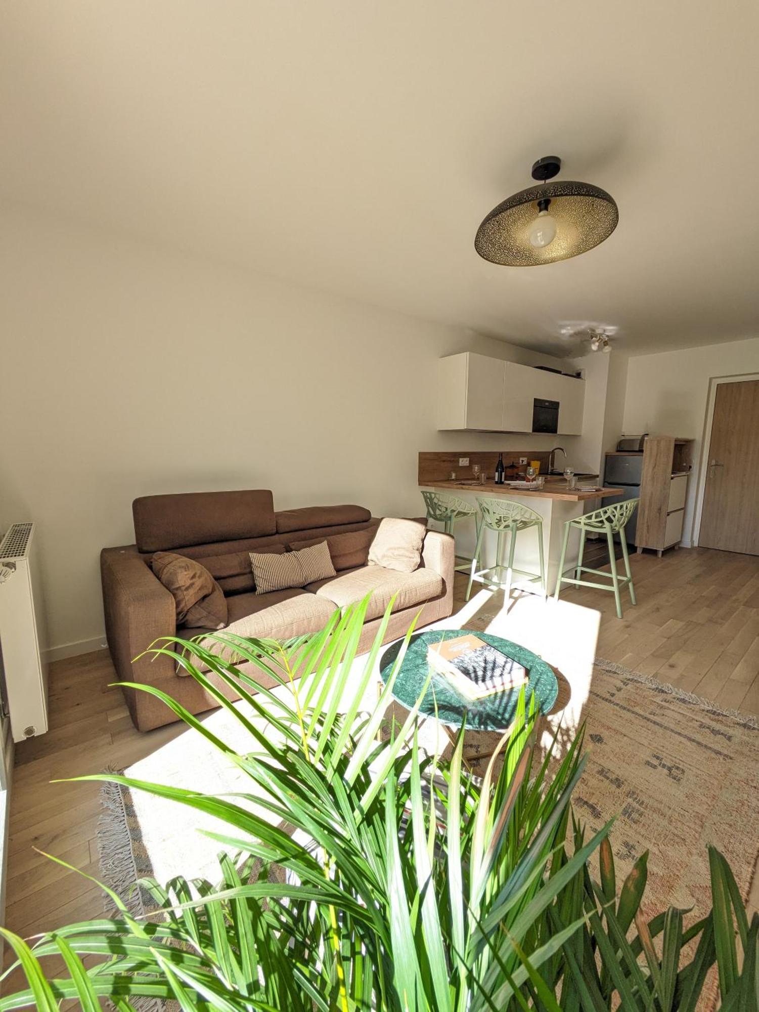 Appartement De Standing Avec Jardin Clamart Exterior photo